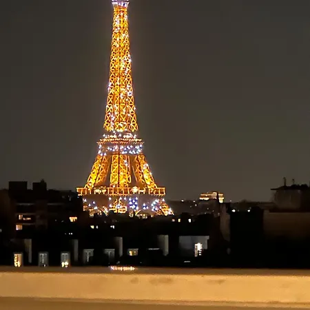 Vue Extraordinaire Sur La Tour Eiffel Daire