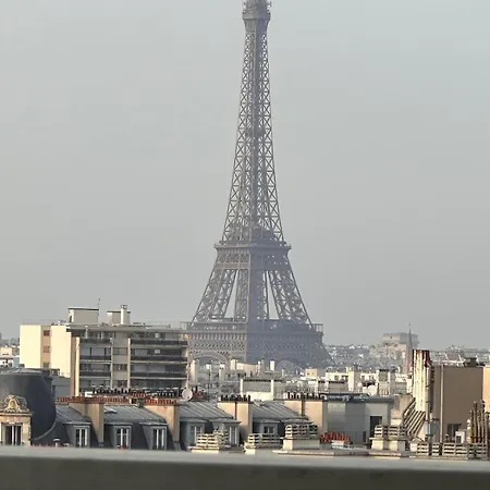Vue Extraordinaire Sur La Tour Eiffel * Paris